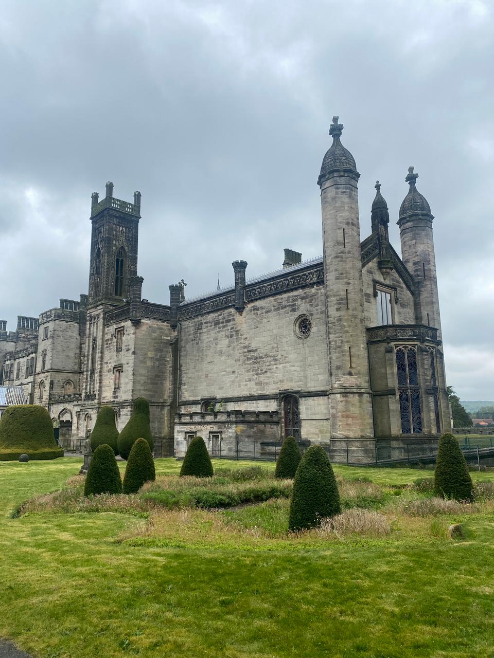 Alton Towers Scarefest: Daz Games Dungeon & A Review of Celebrity Scare Mazes — hero image