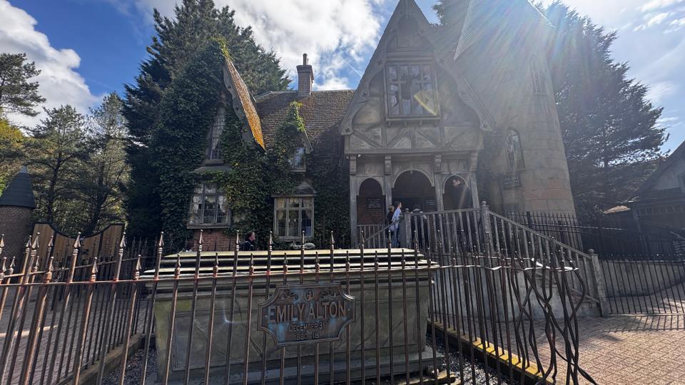 Is the Merlin Annual Pass Worth It for Alton Towers Fans ? — hero image