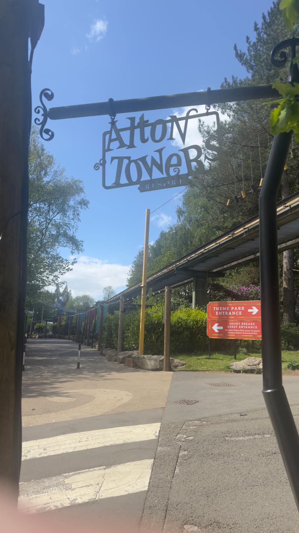 Is Alton Towers Open Today? How to Check Opening Hours Before You Travel โ hero image